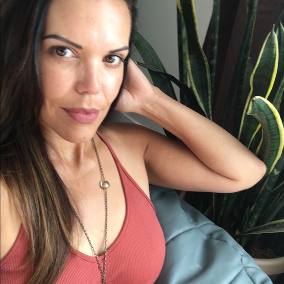 Meet your Posher, Tanya - Picture 1 of 1